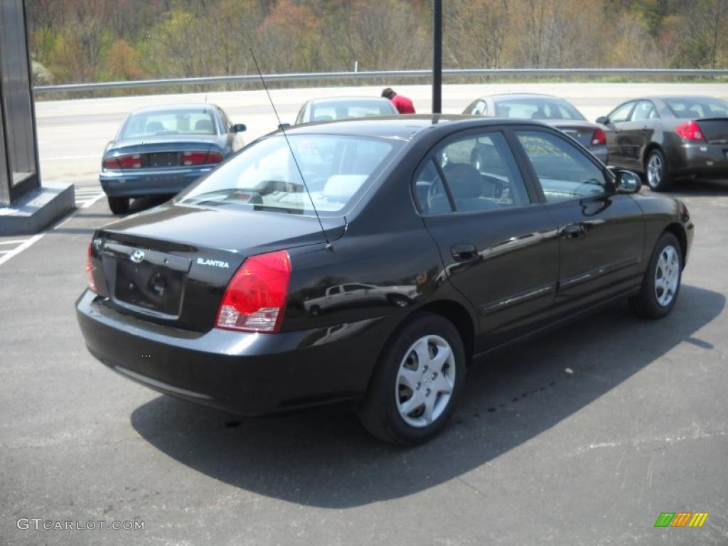 2004 Elantra GLS Sedan - Black Obsidian / Gray photo #5