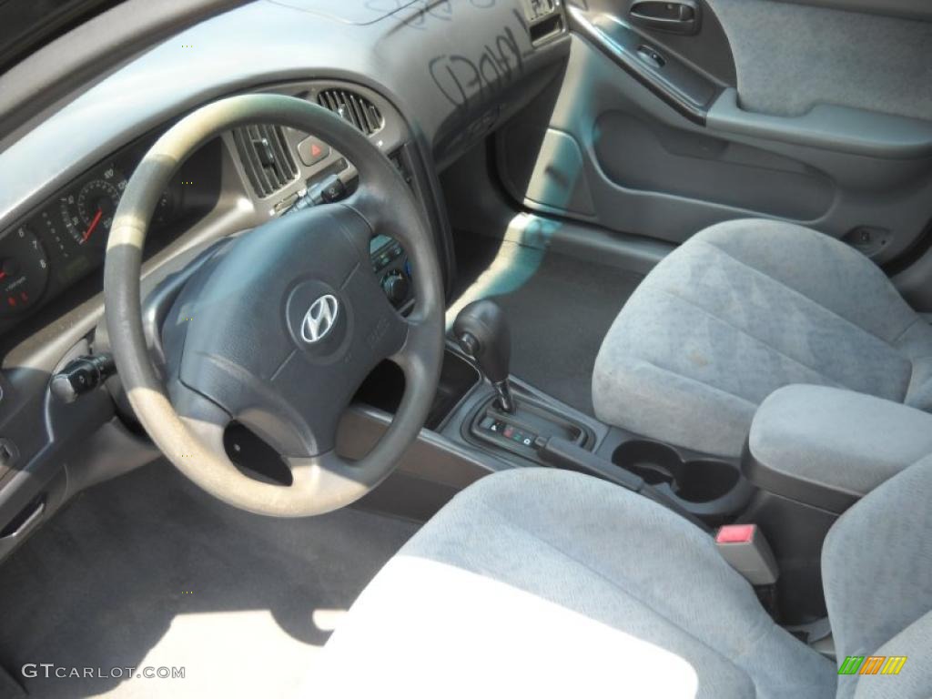 2004 Elantra GLS Sedan - Black Obsidian / Gray photo #10
