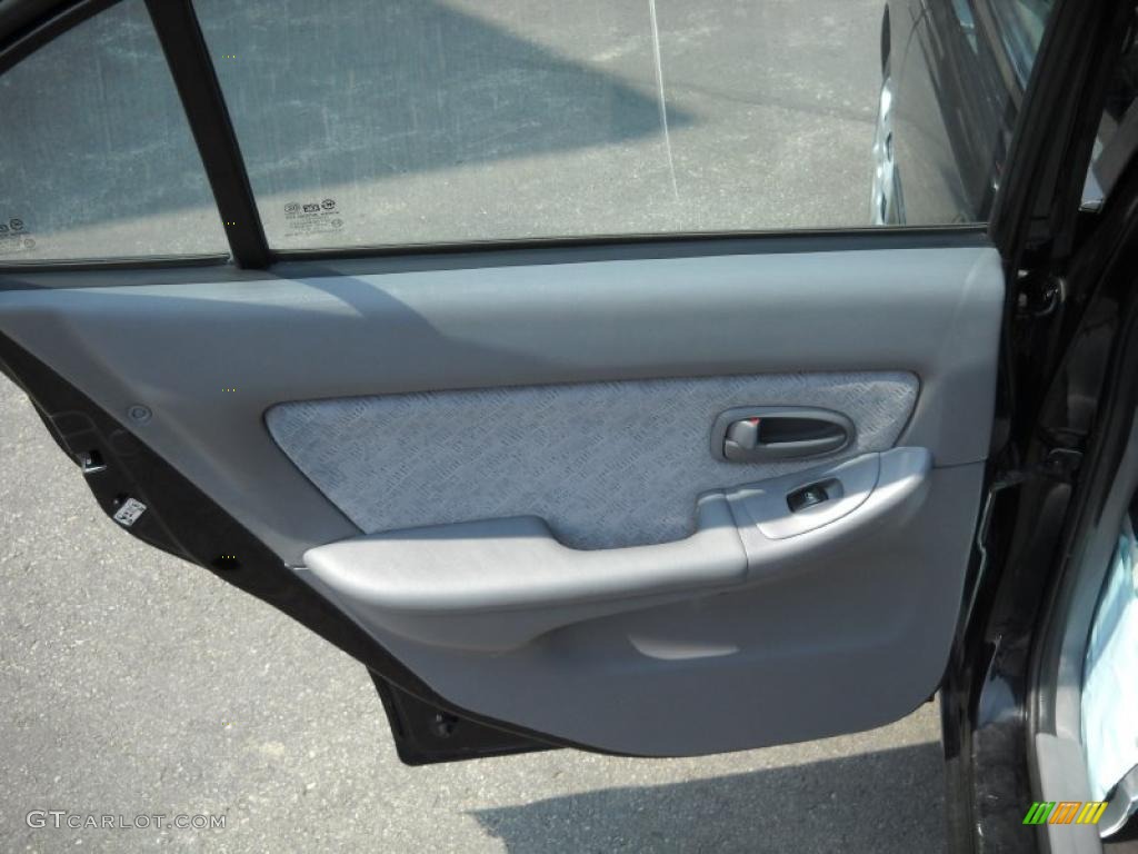2004 Elantra GLS Sedan - Black Obsidian / Gray photo #13