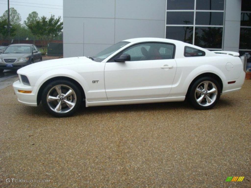 2006 Mustang GT Premium Coupe - Performance White / Red/Dark Charcoal photo #3
