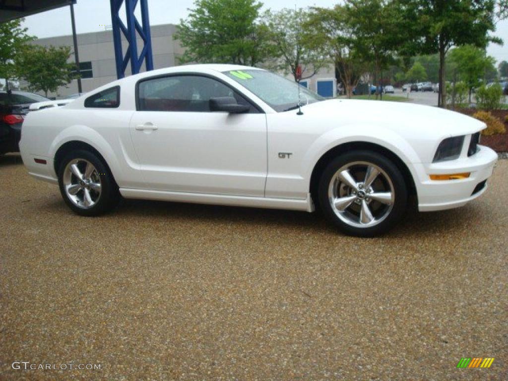 2006 Mustang GT Premium Coupe - Performance White / Red/Dark Charcoal photo #7