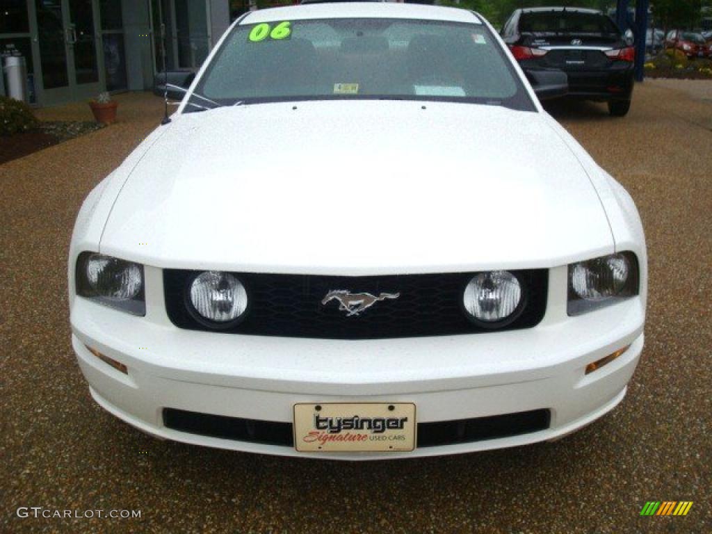 2006 Mustang GT Premium Coupe - Performance White / Red/Dark Charcoal photo #9