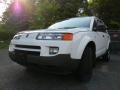 2003 White Saturn VUE V6  photo #4