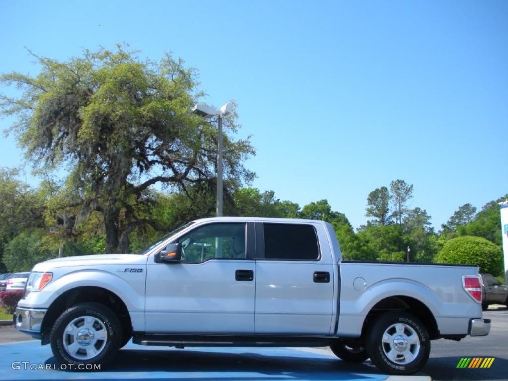 2010 F150 XLT SuperCrew - Ingot Silver Metallic / Medium Stone photo #2