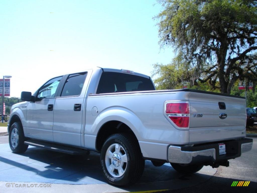 2010 F150 XLT SuperCrew - Ingot Silver Metallic / Medium Stone photo #3