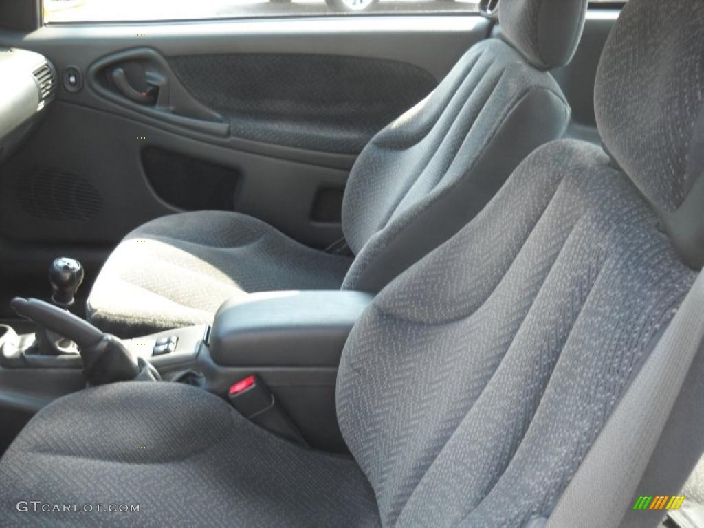 2002 Cavalier LS Sport Coupe - Yellow / Graphite photo #8
