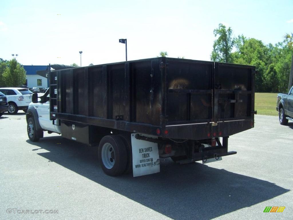 2006 F450 Super Duty XL Crew Cab - Oxford White / Medium Flint photo #7