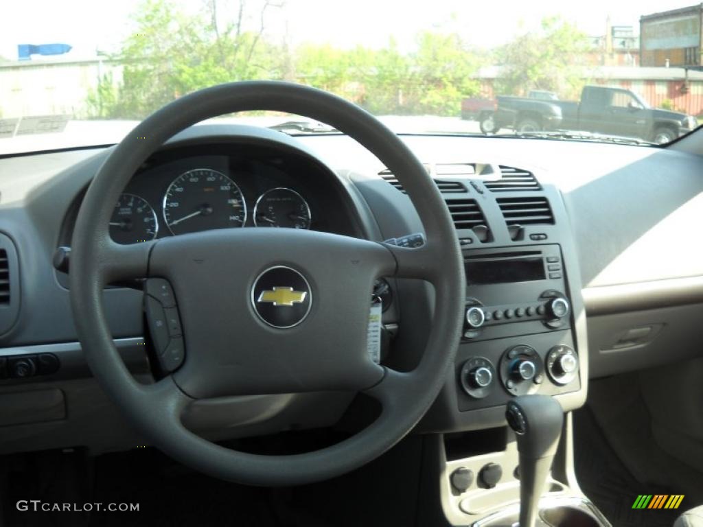 2006 Malibu LS Sedan - Silverstone Metallic / Titanium Gray photo #11