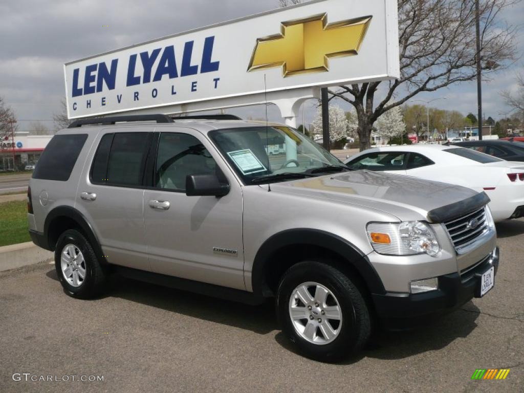 2007 Explorer XLT 4x4 - Silver Birch Metallic / Stone photo #1