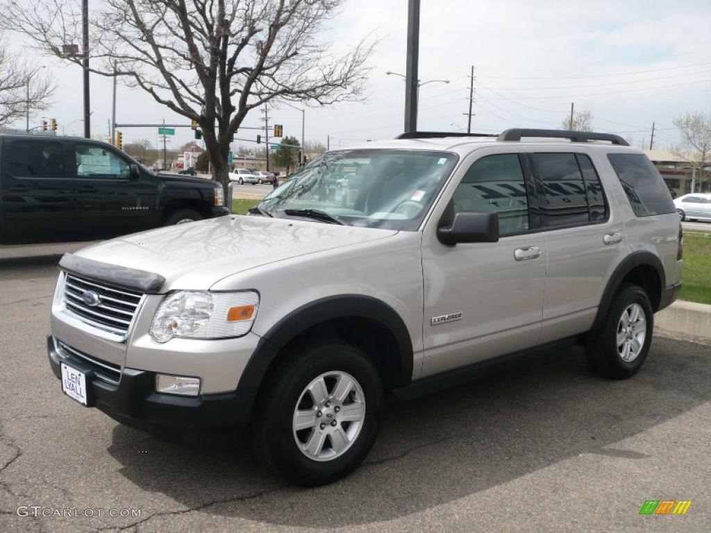 2007 Explorer XLT 4x4 - Silver Birch Metallic / Stone photo #2