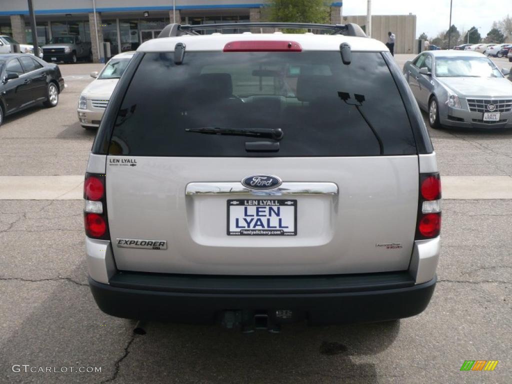 2007 Explorer XLT 4x4 - Silver Birch Metallic / Stone photo #5