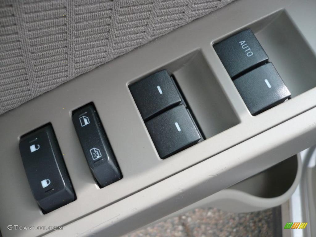 2007 Explorer XLT 4x4 - Silver Birch Metallic / Stone photo #8