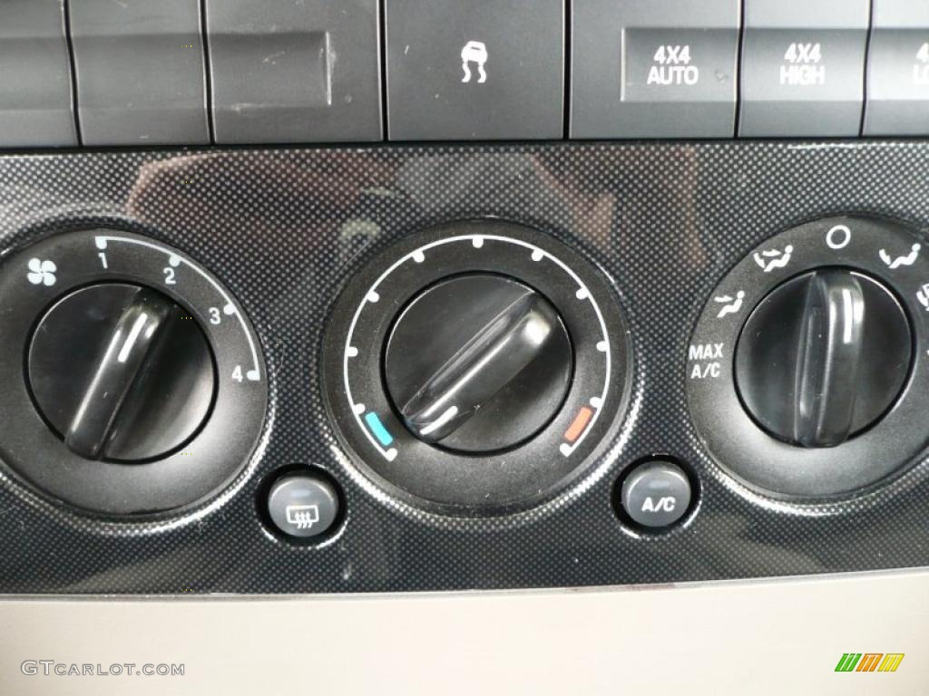 2007 Explorer XLT 4x4 - Silver Birch Metallic / Stone photo #24