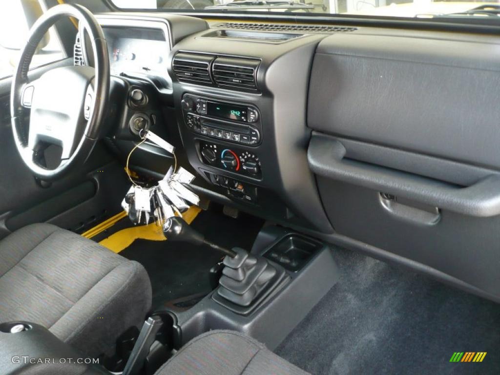 2004 Wrangler Rubicon 4x4 - Solar Yellow / Dark Slate Gray photo #13