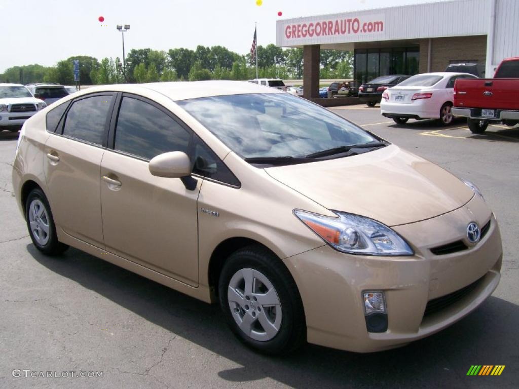 2010 Prius Hybrid III - Sandy Beach Metallic / Bisque photo #1