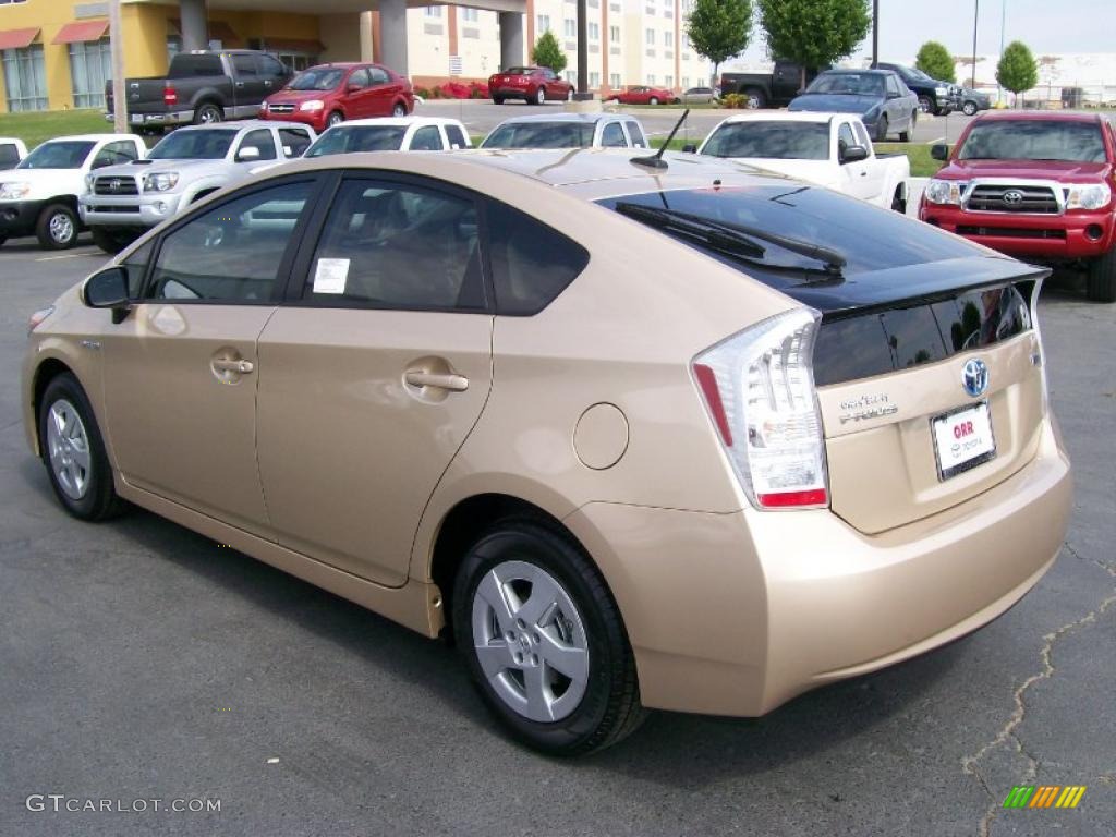 2010 Sandy Beach Metallic Toyota Prius Hybrid Iii 28936919 Photo 3 2010 Prius Hybrid Iii Sandy Beach Metallic Bisque Photo 3