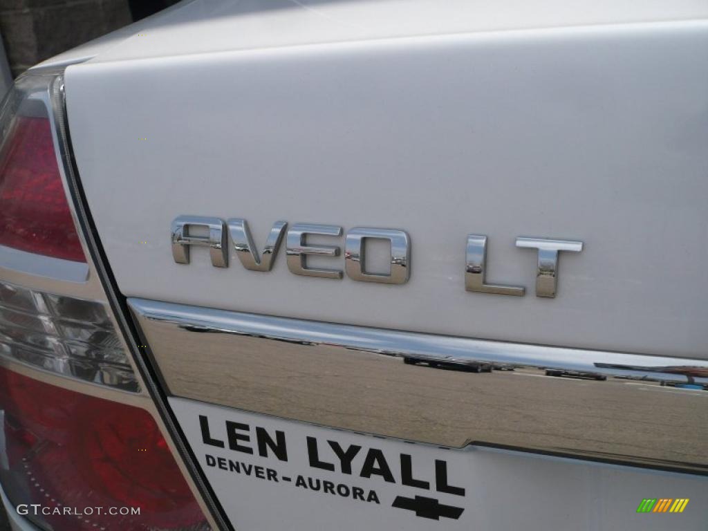 2009 Aveo LT Sedan - Summit White / Charcoal photo #11