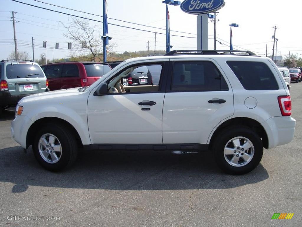 2009 Escape XLT - Oxford White / Camel photo #2