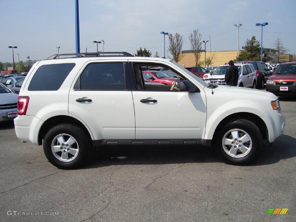 2009 Escape XLT - Oxford White / Camel photo #6