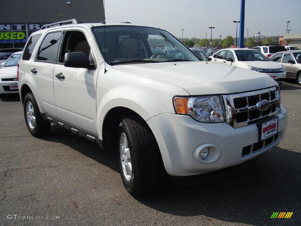 2009 Escape XLT - Oxford White / Camel photo #7