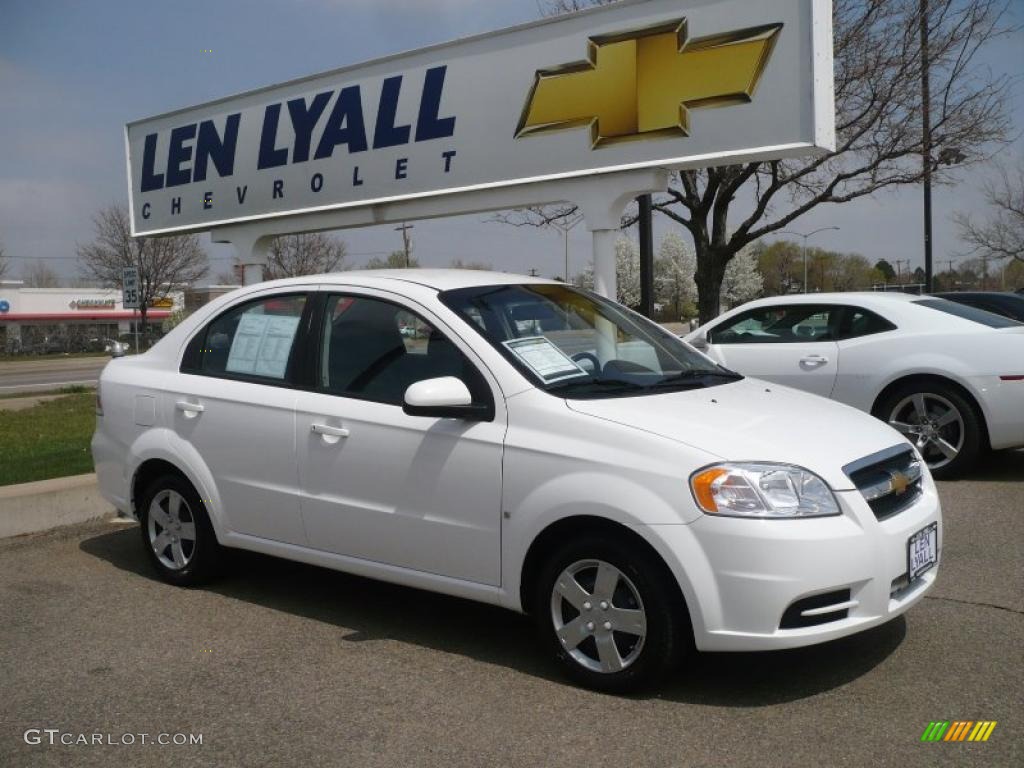 2009 Aveo LT Sedan - Summit White / Charcoal photo #1