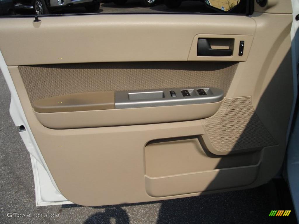 2009 Escape XLT - Oxford White / Camel photo #23