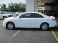 Super White - Camry XLE Photo No. 4