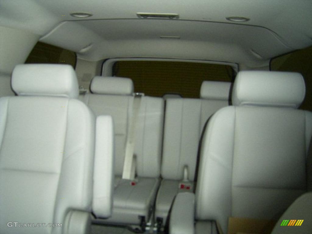 2010 Yukon XL SLT - White Diamond Tricoat / Light Titanium photo #31