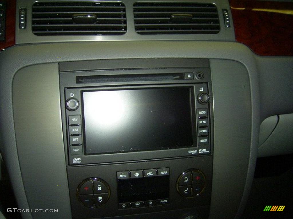 2010 Yukon XL SLT - White Diamond Tricoat / Light Titanium photo #33