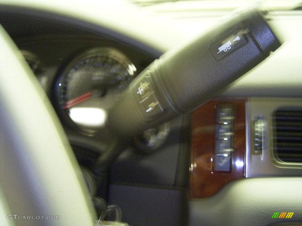 2010 Yukon XL SLT - White Diamond Tricoat / Light Titanium photo #37