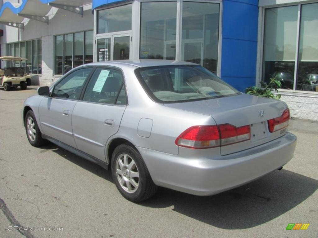 2002 Accord SE Sedan - Satin Silver Metallic / Quartz Gray photo #6