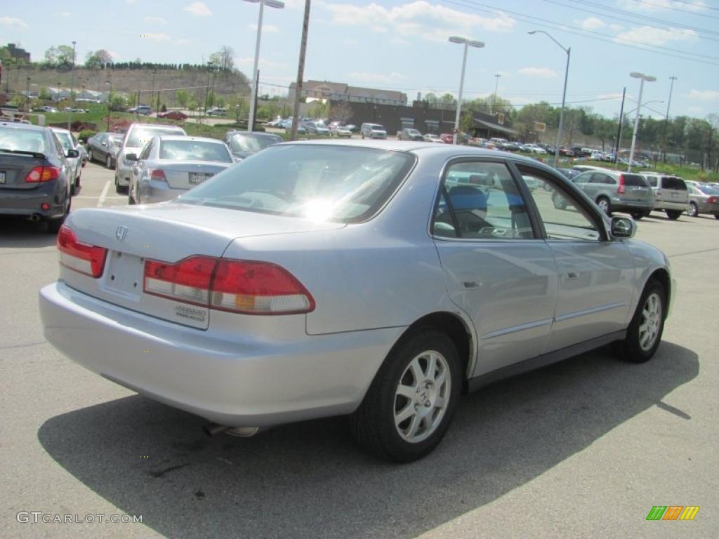 2002 Accord SE Sedan - Satin Silver Metallic / Quartz Gray photo #8