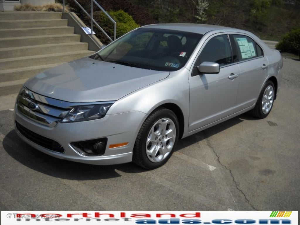 2010 Fusion SE - Brilliant Silver Metallic / Charcoal Black photo #2