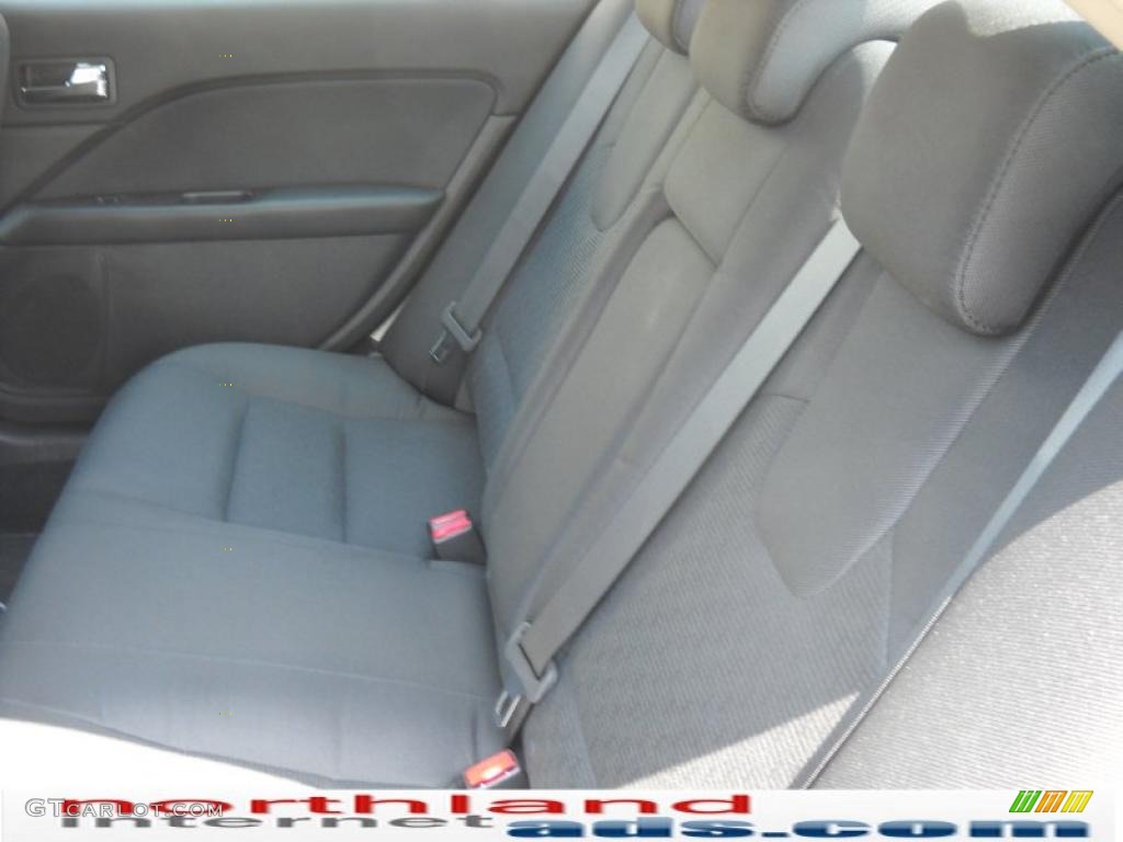 2010 Fusion SE - Brilliant Silver Metallic / Charcoal Black photo #14