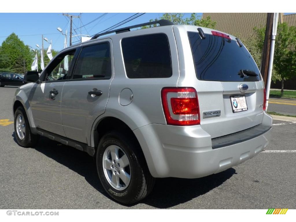 2009 Escape XLT V6 4WD - Brilliant Silver Metallic / Charcoal photo #11