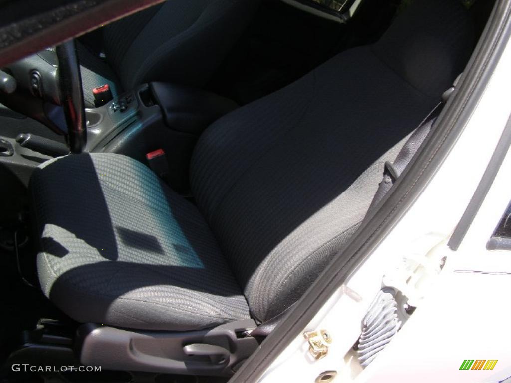 2002 Liberty Sport 4x4 - Stone White / Dark Slate Gray photo #17