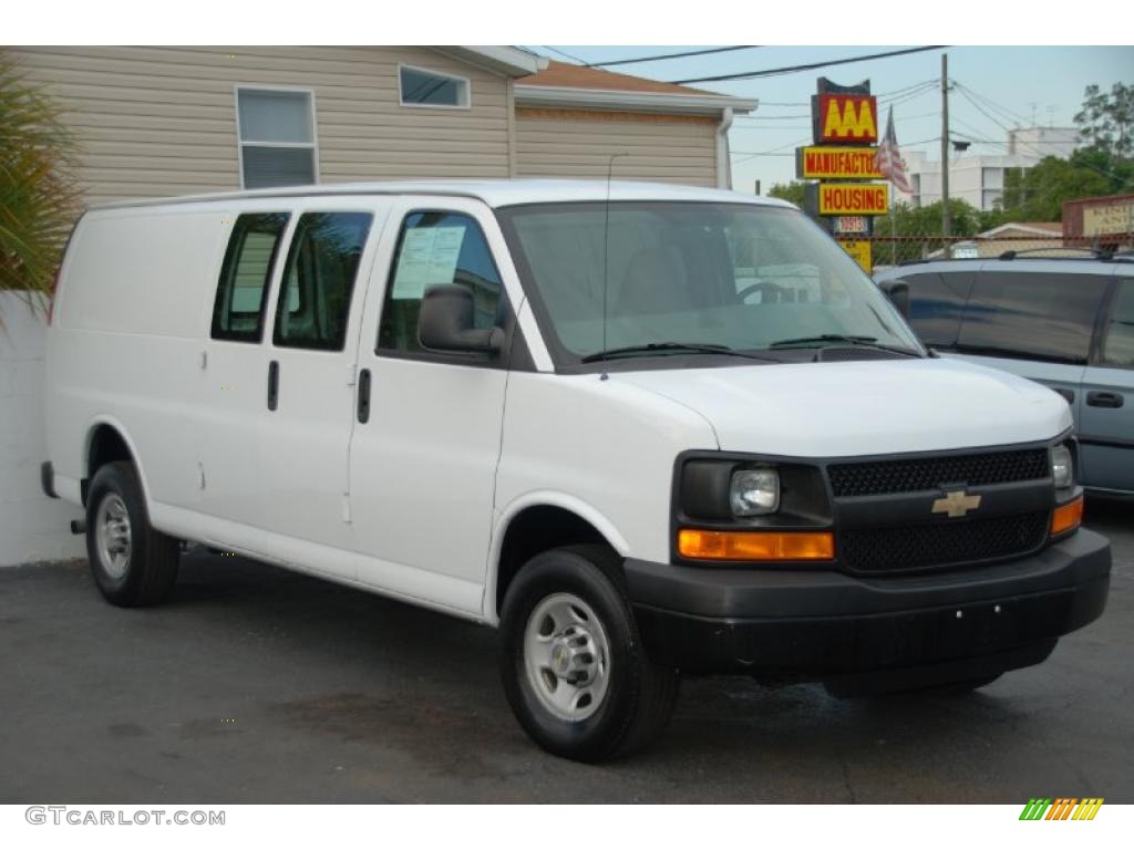 2007 Express 2500 Cargo Van - Summit White / Medium Pewter photo #9