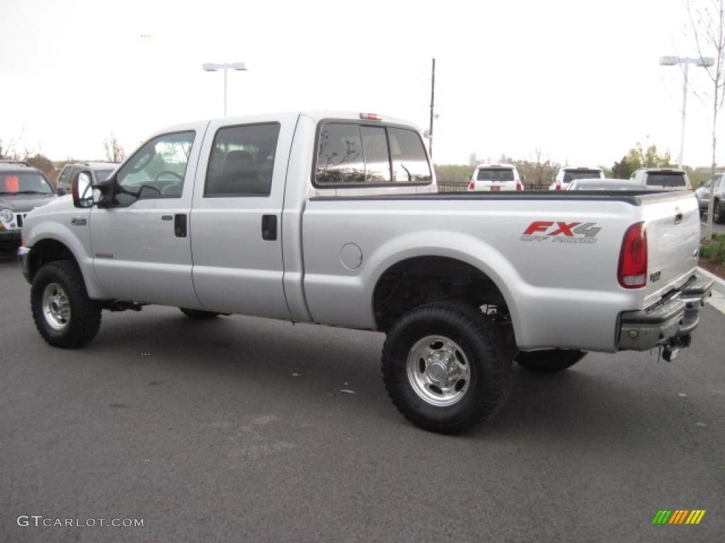 2004 F350 Super Duty Lariat Crew Cab 4x4 - Silver Metallic / Medium Flint photo #4
