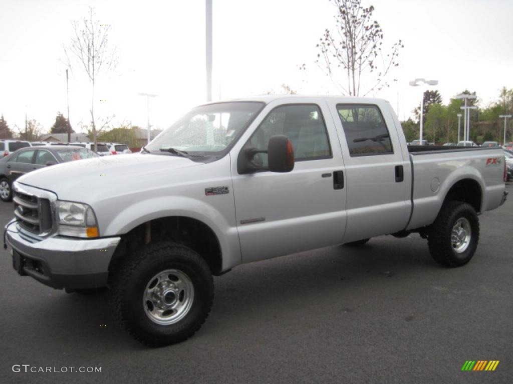 2004 F350 Super Duty Lariat Crew Cab 4x4 - Silver Metallic / Medium Flint photo #5