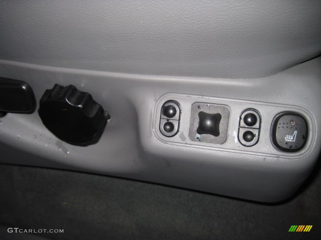 2004 F350 Super Duty Lariat Crew Cab 4x4 - Silver Metallic / Medium Flint photo #13