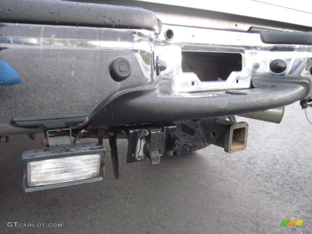 2004 F350 Super Duty Lariat Crew Cab 4x4 - Silver Metallic / Medium Flint photo #29