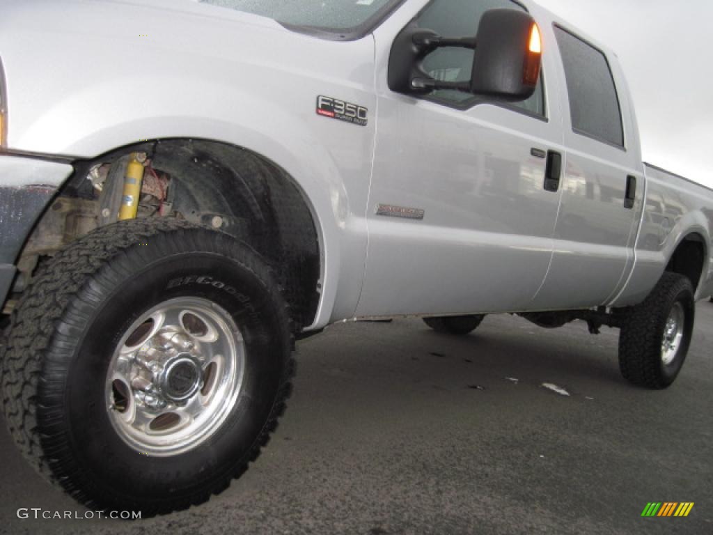 2004 F350 Super Duty Lariat Crew Cab 4x4 - Silver Metallic / Medium Flint photo #31