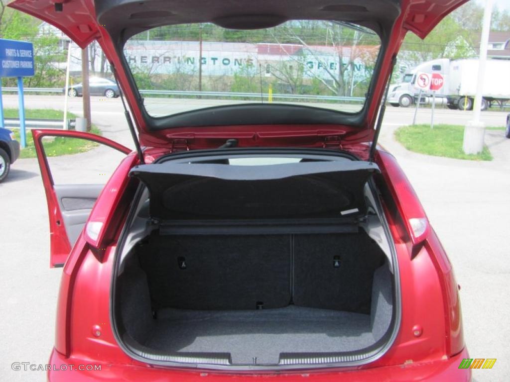2003 Focus ZX5 Hatchback - Sangria Red Metallic / Medium Graphite photo #13
