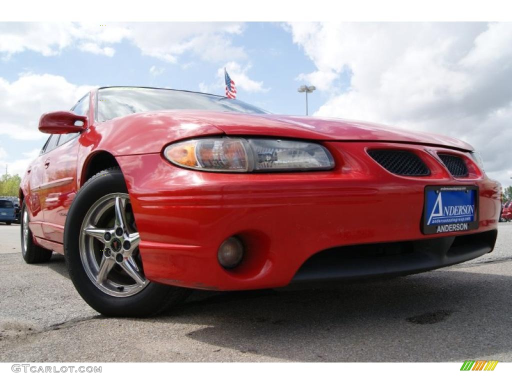 2003 Grand Prix GT Sedan - Victory Red / Graphite photo #1