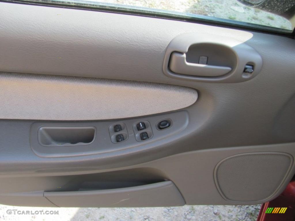 2002 Sebring LX Sedan - Inferno Red Pearl / Dark Slate Gray photo #7