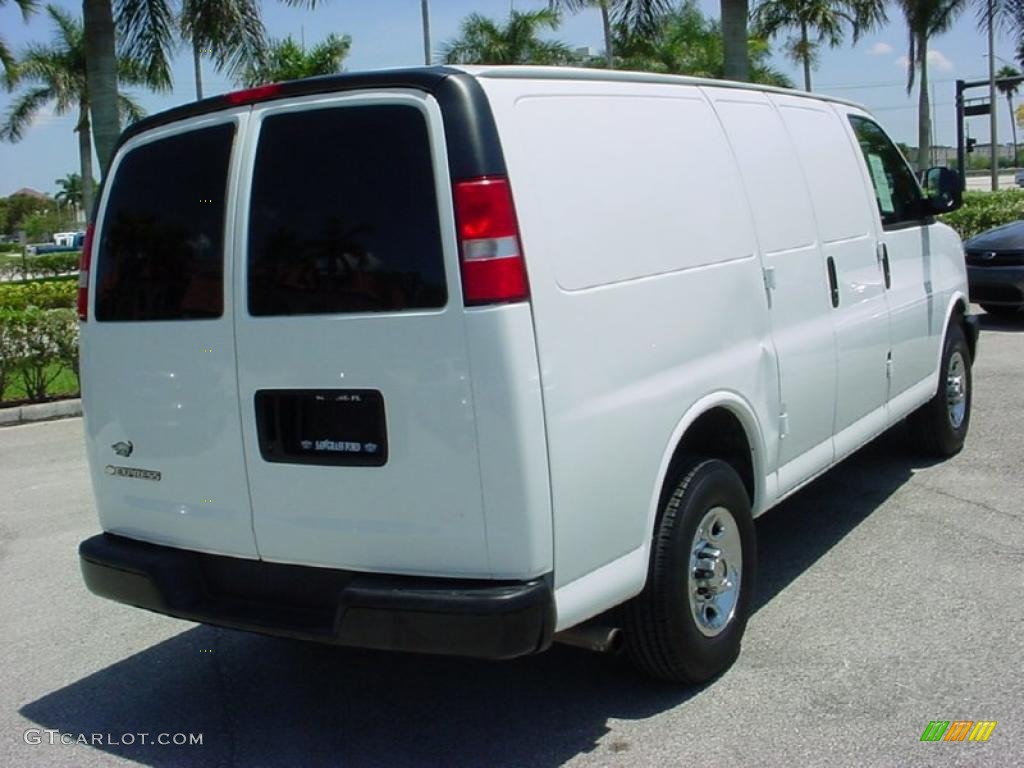2007 Express 2500 Commercial Van - Summit White / Medium Pewter photo #3