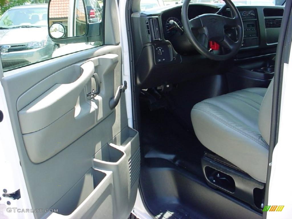 2007 Express 2500 Commercial Van - Summit White / Medium Pewter photo #14