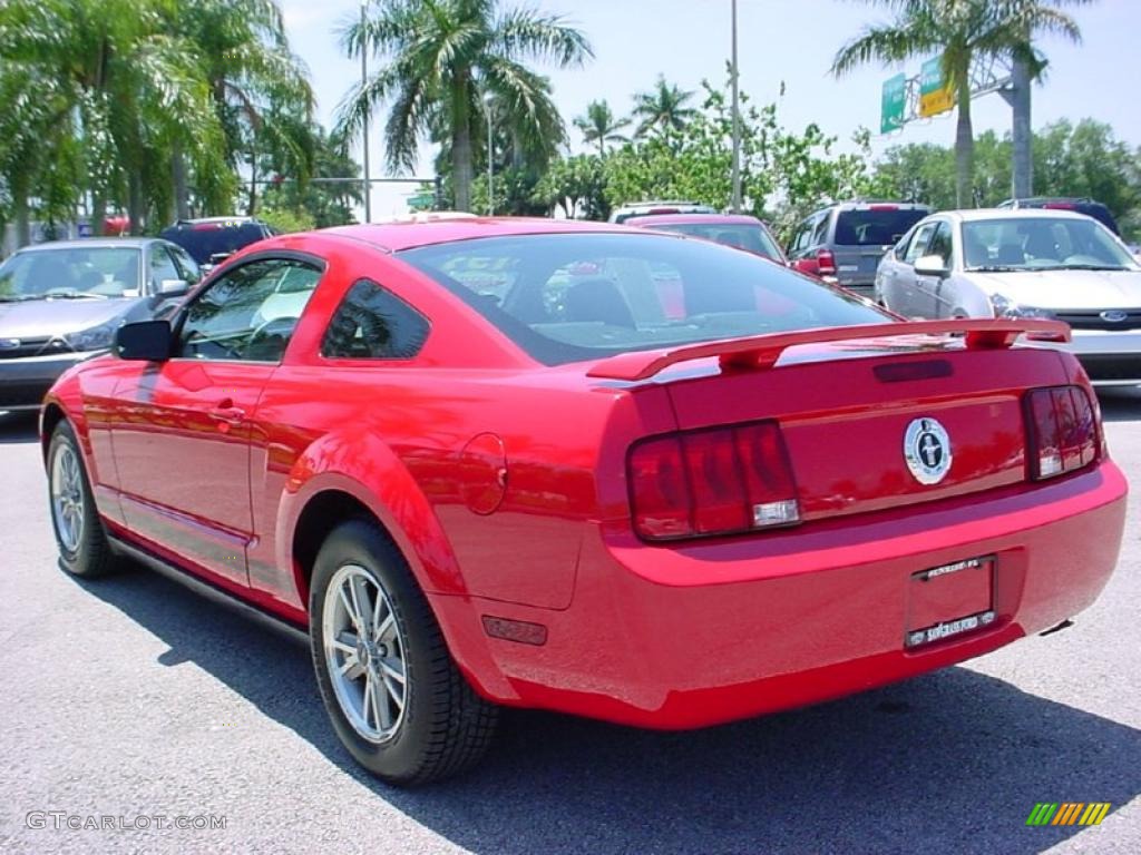 2005 Mustang V6 Premium Coupe - Torch Red / Dark Charcoal photo #8