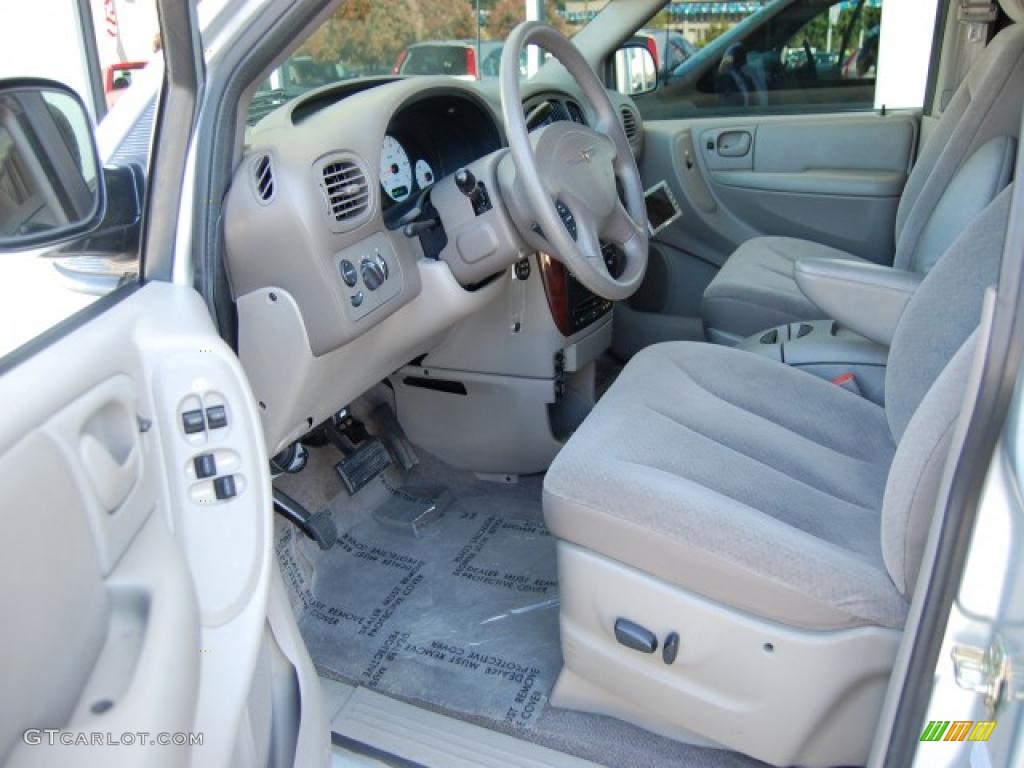 2003 Town & Country LX - Bright Silver Metallic / Taupe photo #17