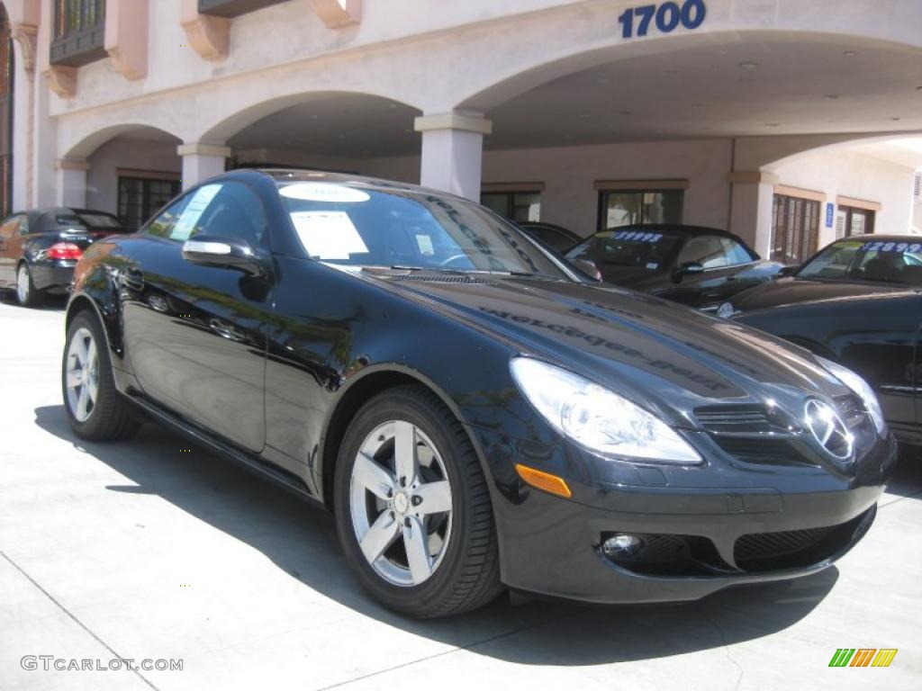 Black Mercedes-Benz SLK